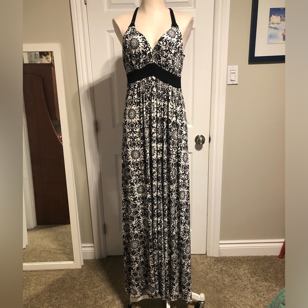 3/$20 La Vie en Rose Aqua black and white dress